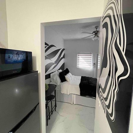 Cozy Studio, Prime Location, Remodeled, 1 Parking West Palm Beach Eksteriør billede