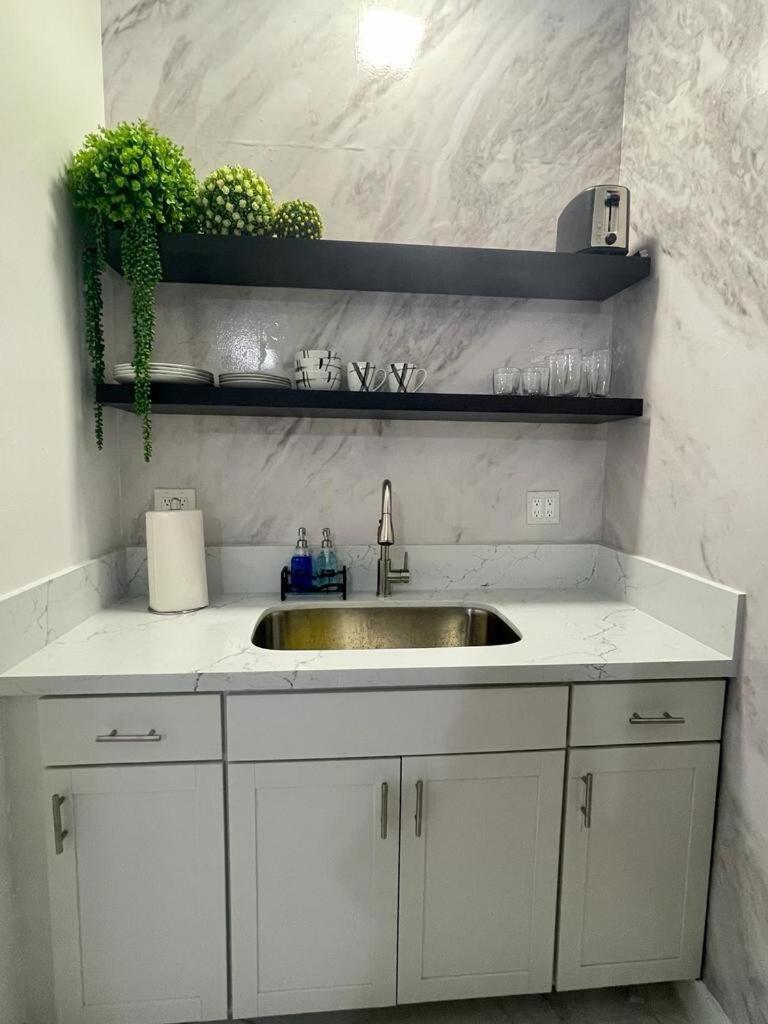 Cozy Studio, Prime Location, Remodeled, 1 Parking West Palm Beach Eksteriør billede