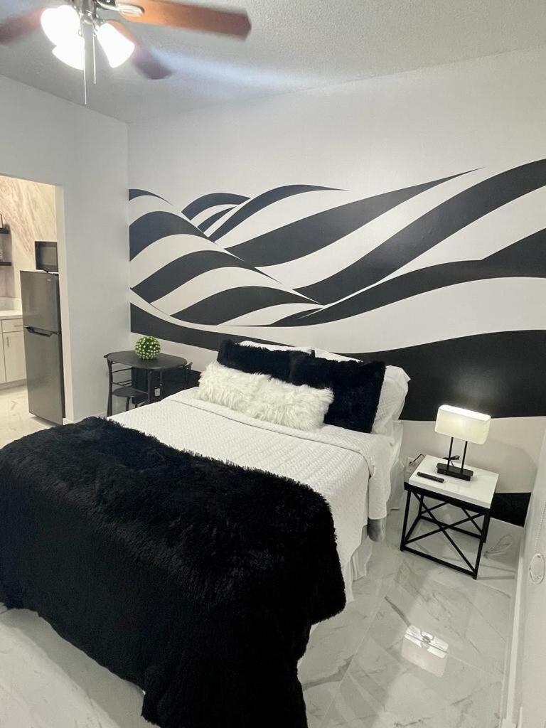 Cozy Studio, Prime Location, Remodeled, 1 Parking West Palm Beach Eksteriør billede