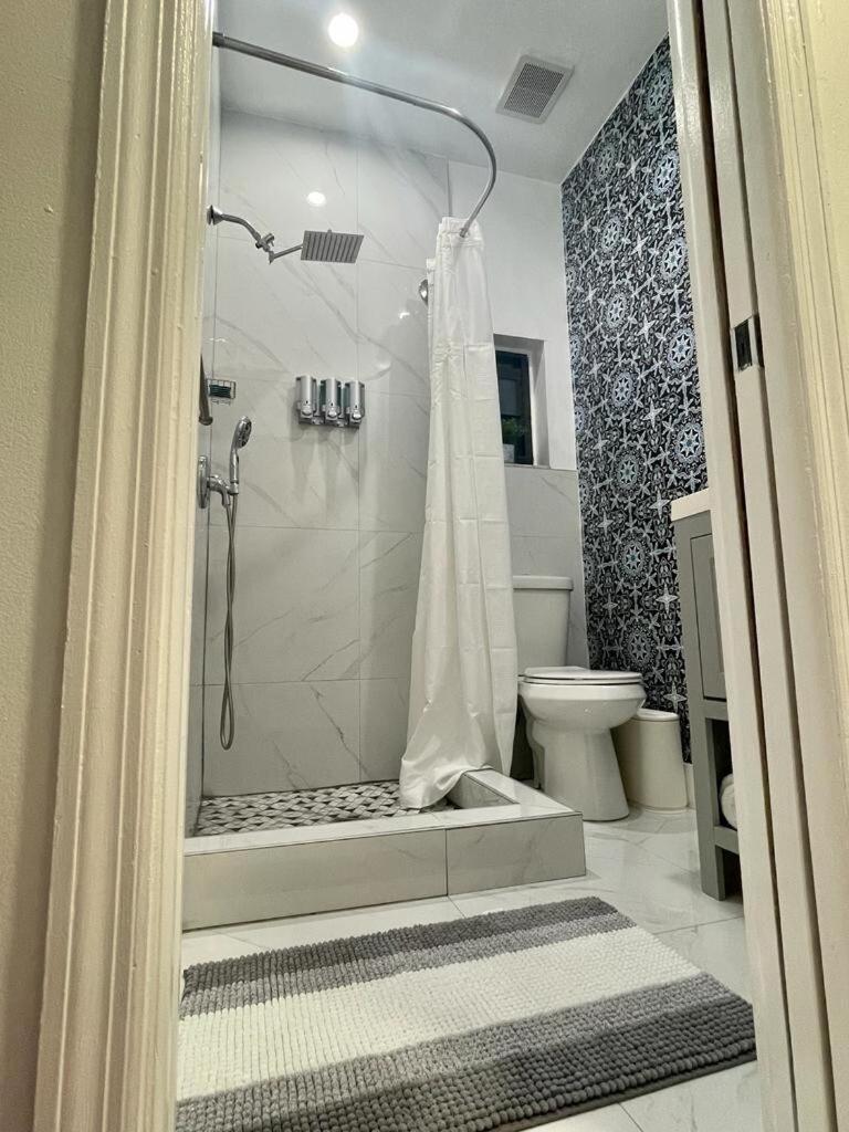Cozy Studio, Prime Location, Remodeled, 1 Parking West Palm Beach Eksteriør billede