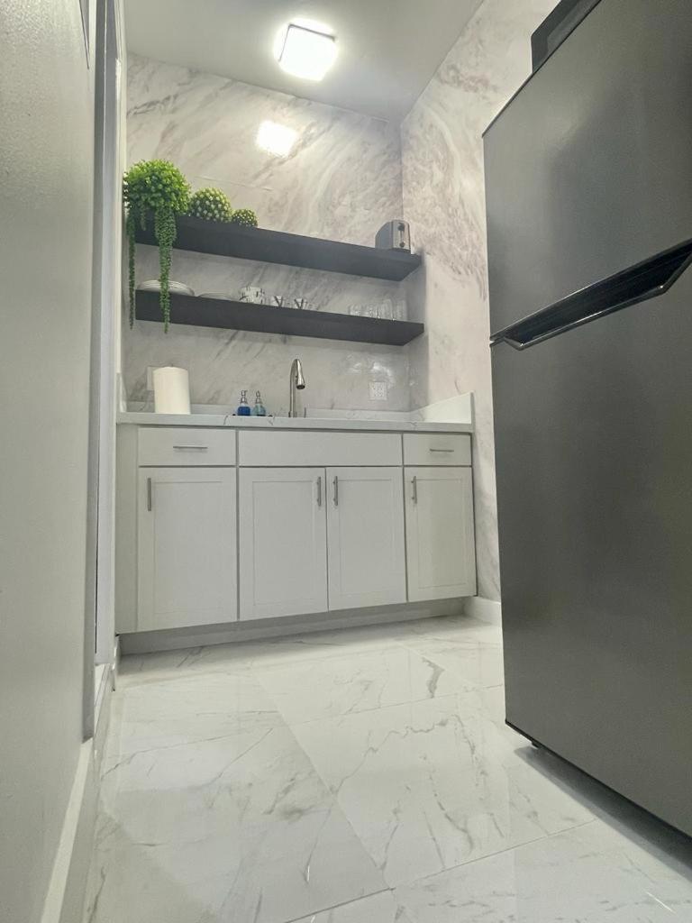 Cozy Studio, Prime Location, Remodeled, 1 Parking West Palm Beach Eksteriør billede
