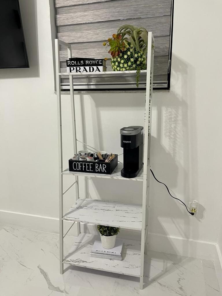 Cozy Studio, Prime Location, Remodeled, 1 Parking West Palm Beach Eksteriør billede