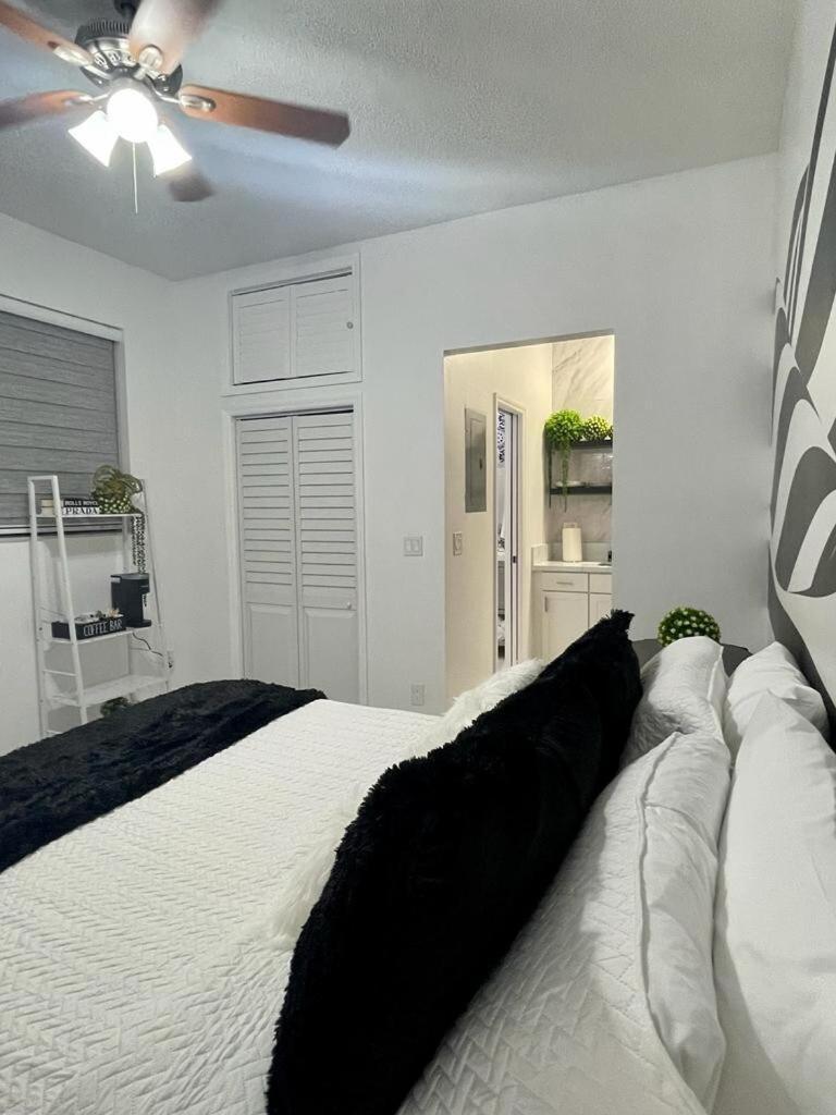 Cozy Studio, Prime Location, Remodeled, 1 Parking West Palm Beach Eksteriør billede
